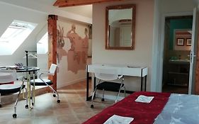 Patea Apartment Prague - Cozy And Quiet Apartment 42 Sqm Near The City Centre